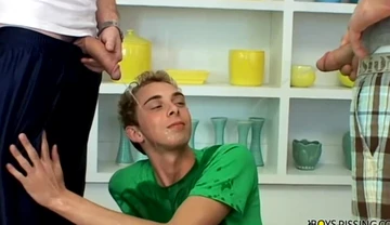 Pissing in the life of a gay 6-4