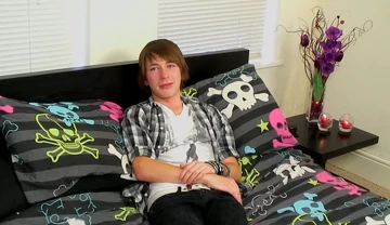 Devon Stevens likes butt plugging while jerking off his big cock