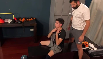 Young Milo Bareback Fucks Daddy