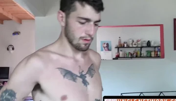 Gay bareback riding leads to a facial for tattooed Latino