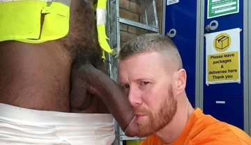 Hot BBC Toblerone fucks Tradesman